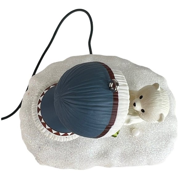 Hallmark Ornament Frosty Friend A Fish For Christmas Magic Cord Light Sound 2015 - Picture 9 of 11